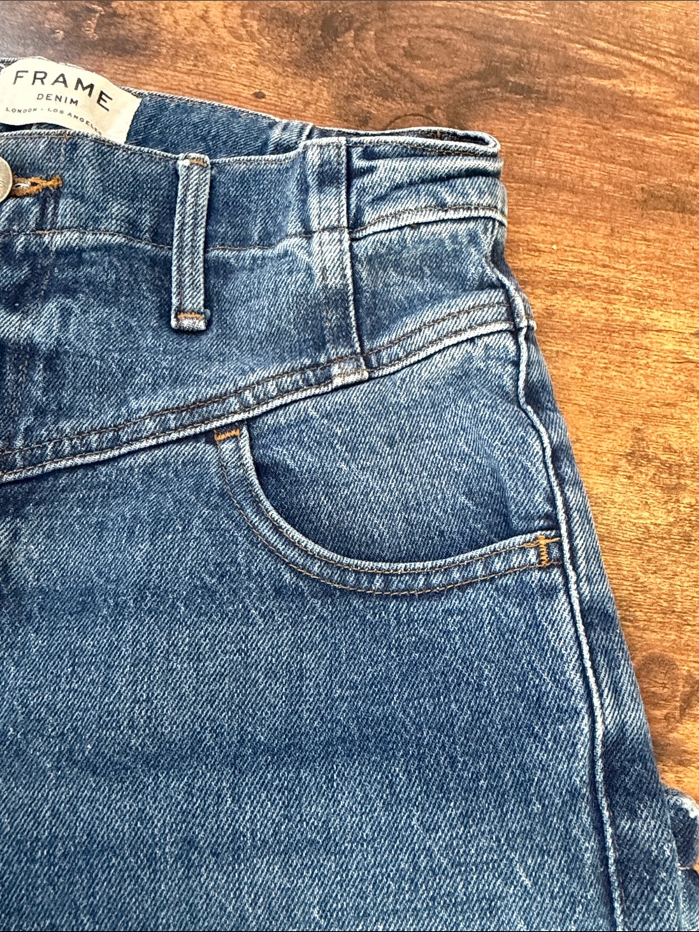 Frame High-Rise Straight Leg Jeans in Classic Blue - Picture 5 of 10